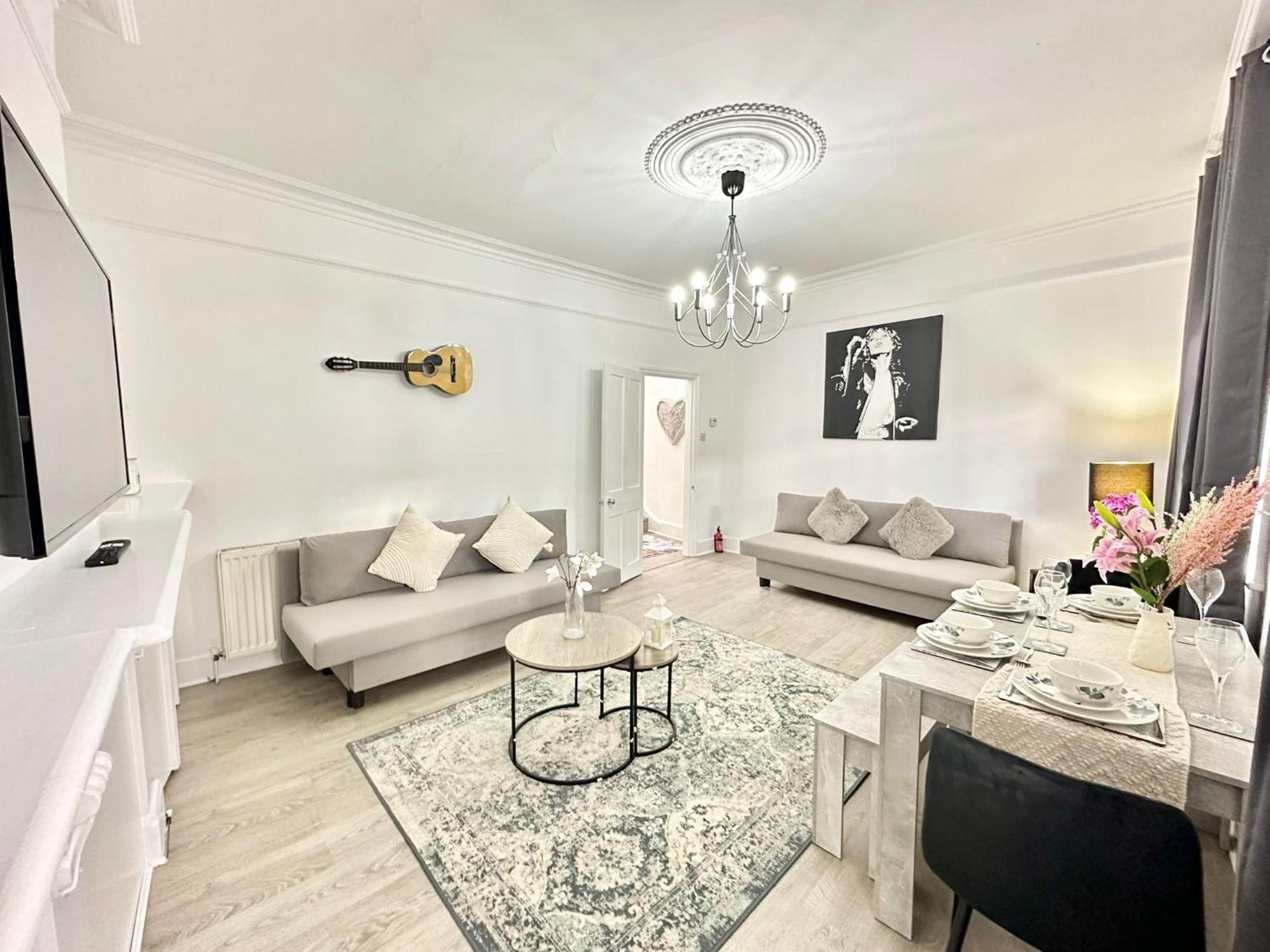 Appartamento Central Two Bedroom Londra