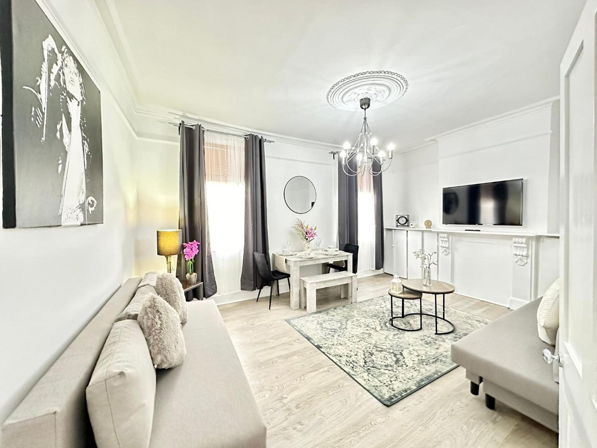 Central Two Bedroom Appartamento *